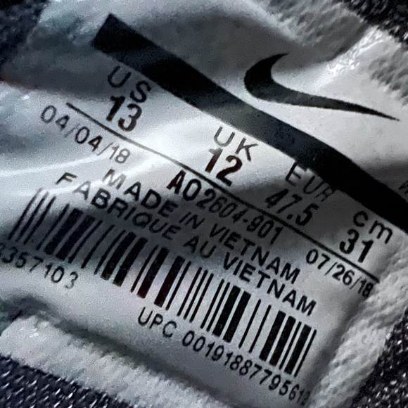 Men’s Nike basketball shoes main image 4